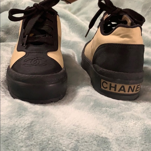 CHANEL CANVAS PLATFORM SNEAKERS!!  Size 35 - Picture 5 of 7